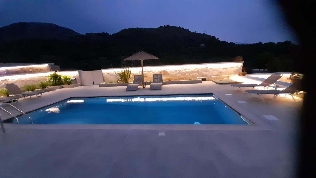 Georgioupoli Studio 2 With A Pool And Lake Views Extérieur photo