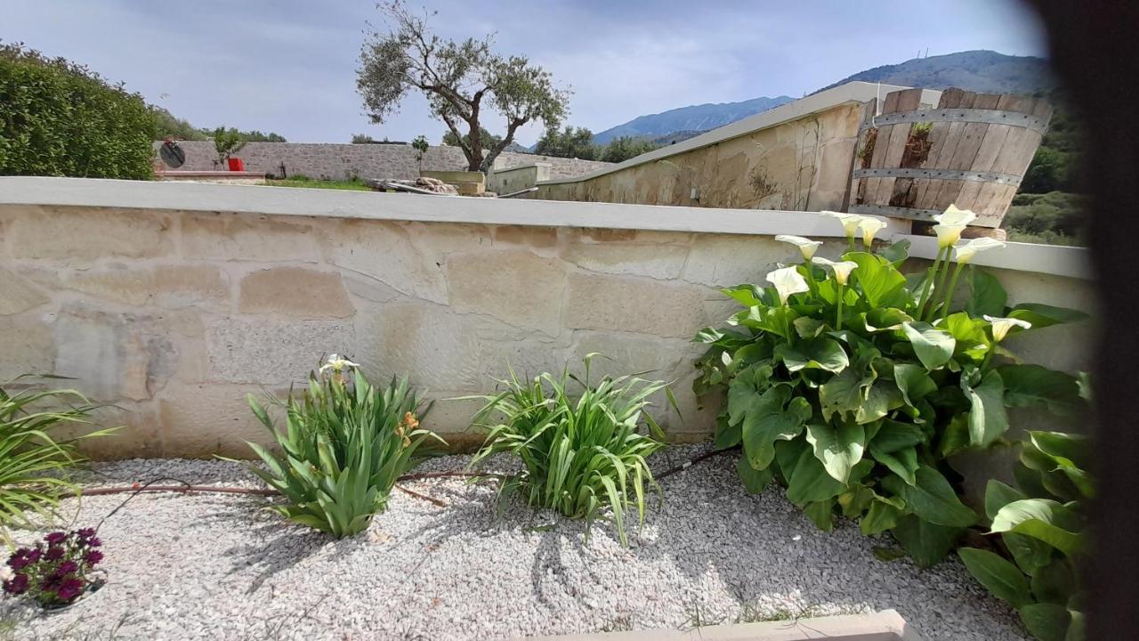 Georgioupoli Studio 2 With A Pool And Lake Views Extérieur photo